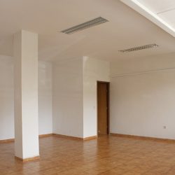 Loja arredores Viseu Foto 12