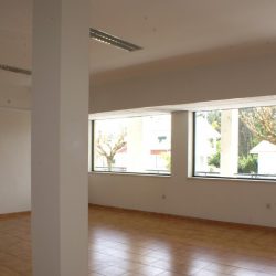 Loja arredores Viseu Foto 5