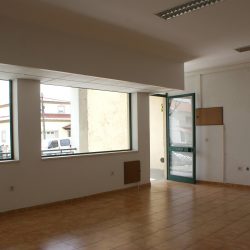 Loja arredores Viseu Foto 6