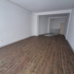 Loja Rua D. Duarte Foto 2