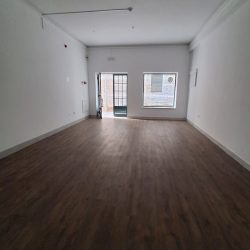 Loja Rua D. Duarte Foto 5