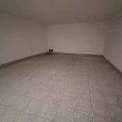 Loja Rua D. Duarte Foto 2